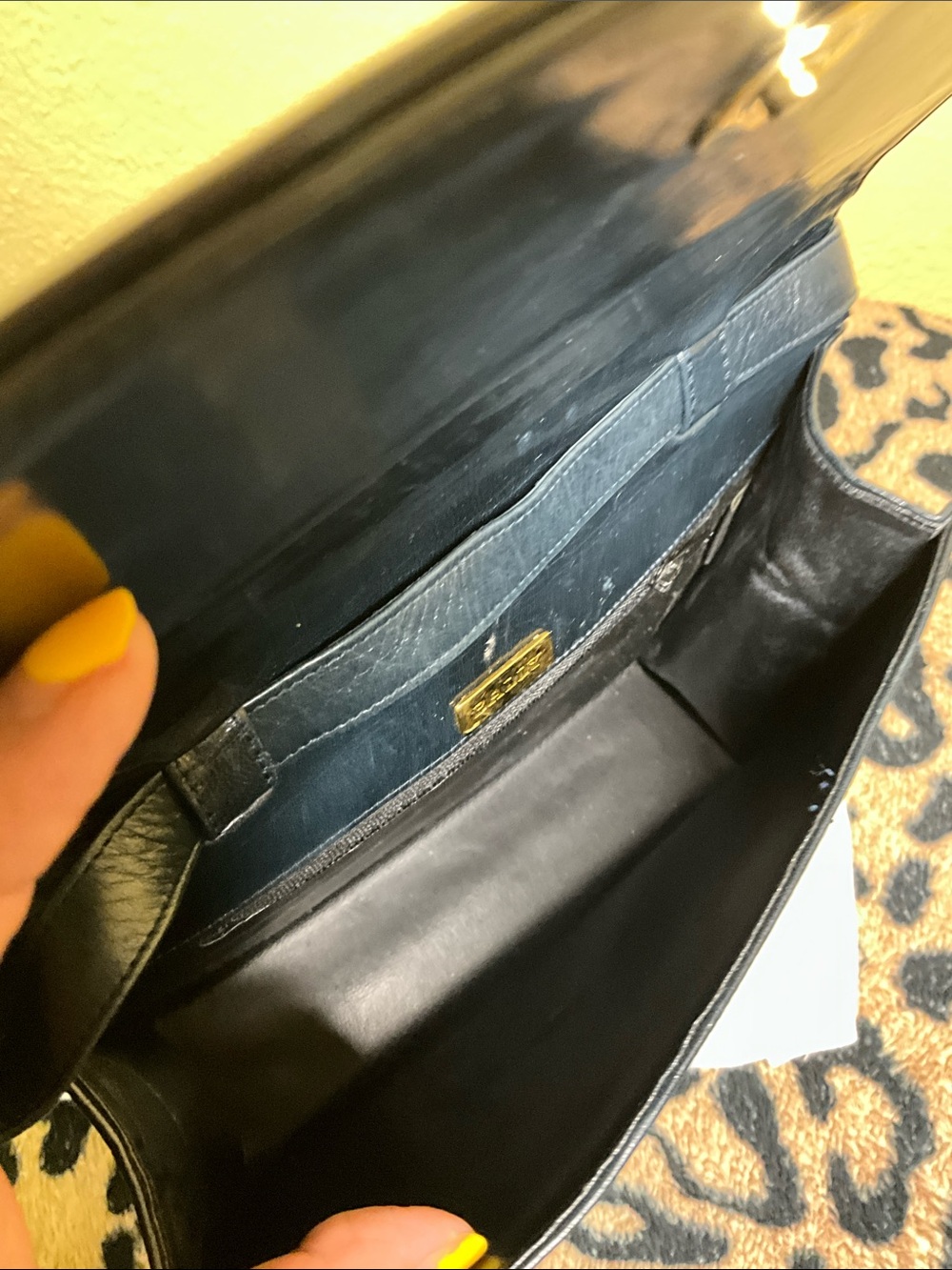 BALLY Vintage Classic Black Patent Crossbody Bag - Picture 5 of 5